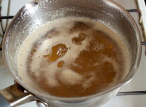 Растопим мед с кристаллическим сахаром