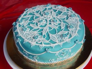 Ажурный праздничный торт с помощью Royal Icing