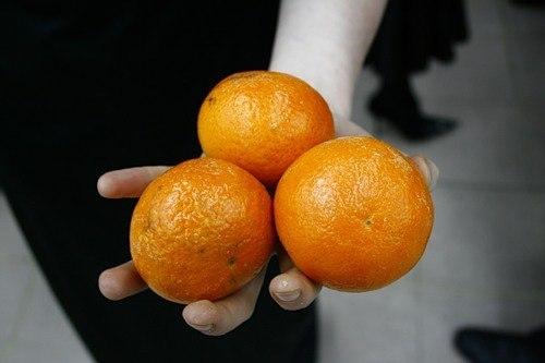 Свежие плоды апельсина